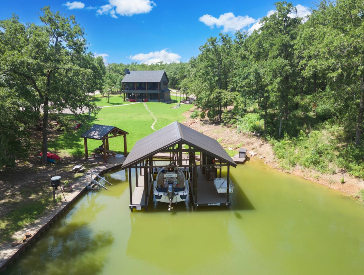 8a4d68d1 c560 4608 87f4 10a61b7cfdbb